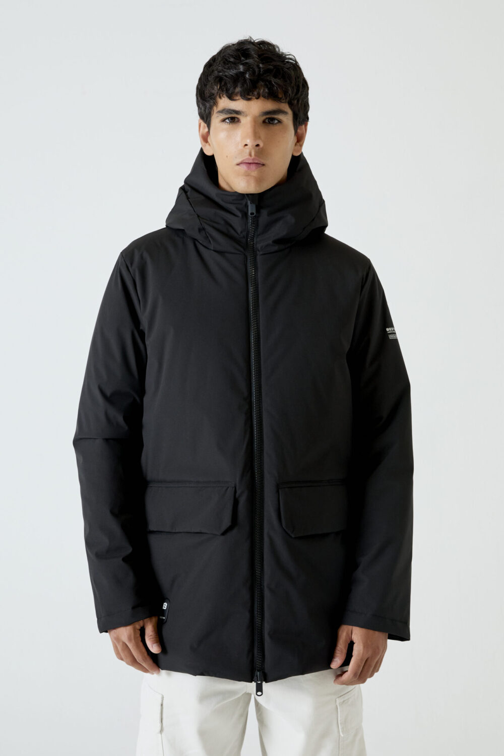 Coat HEAT/34 | Coal Black